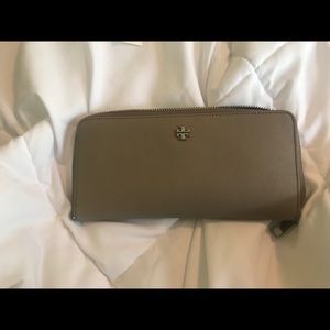 Tory Burch wallet